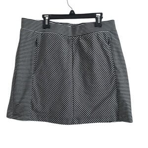 T by Talbots Golf Skort Sz  L Petite black white striped pockets shorts
